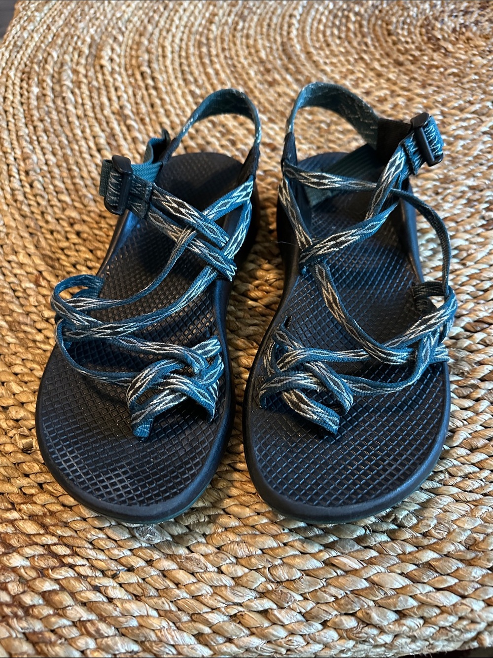 Chaco Women’s size 9 Strappy Outdoor Sandals in Dark green